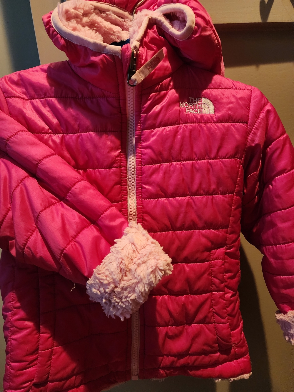 The North Face Hot Pink Quilted Puffer Jacket Reversible Light Pink Faux Fur 4T